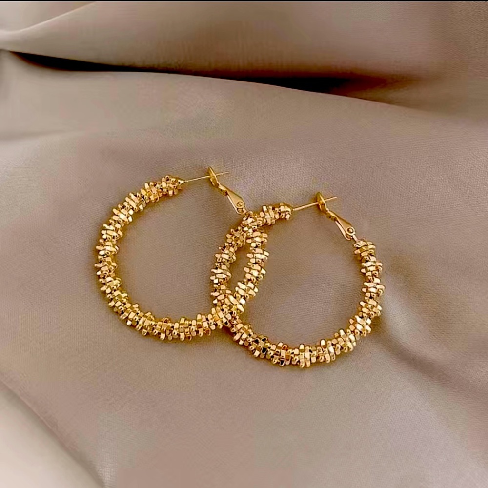 18K Gold Earring